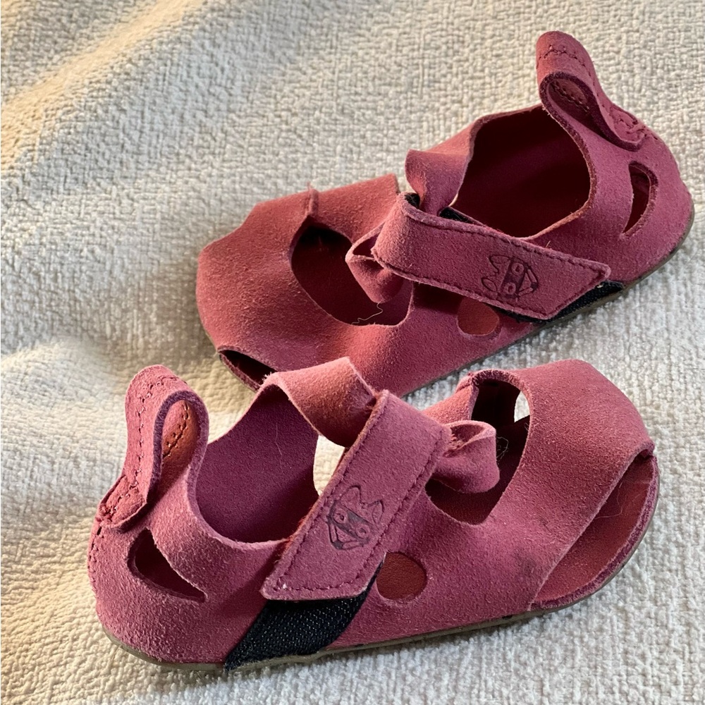 Wildling size 3 sandals
